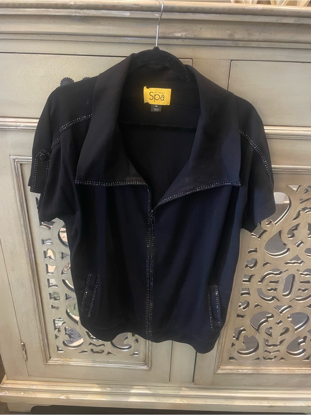 St John Spa Short-Sleeve Black Zip-Front Shirt Jacket